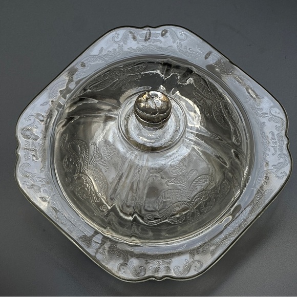 Vintage Clear Glass Madrid Pattern Butter Dish with Dome Lid - Picture 3 of 13